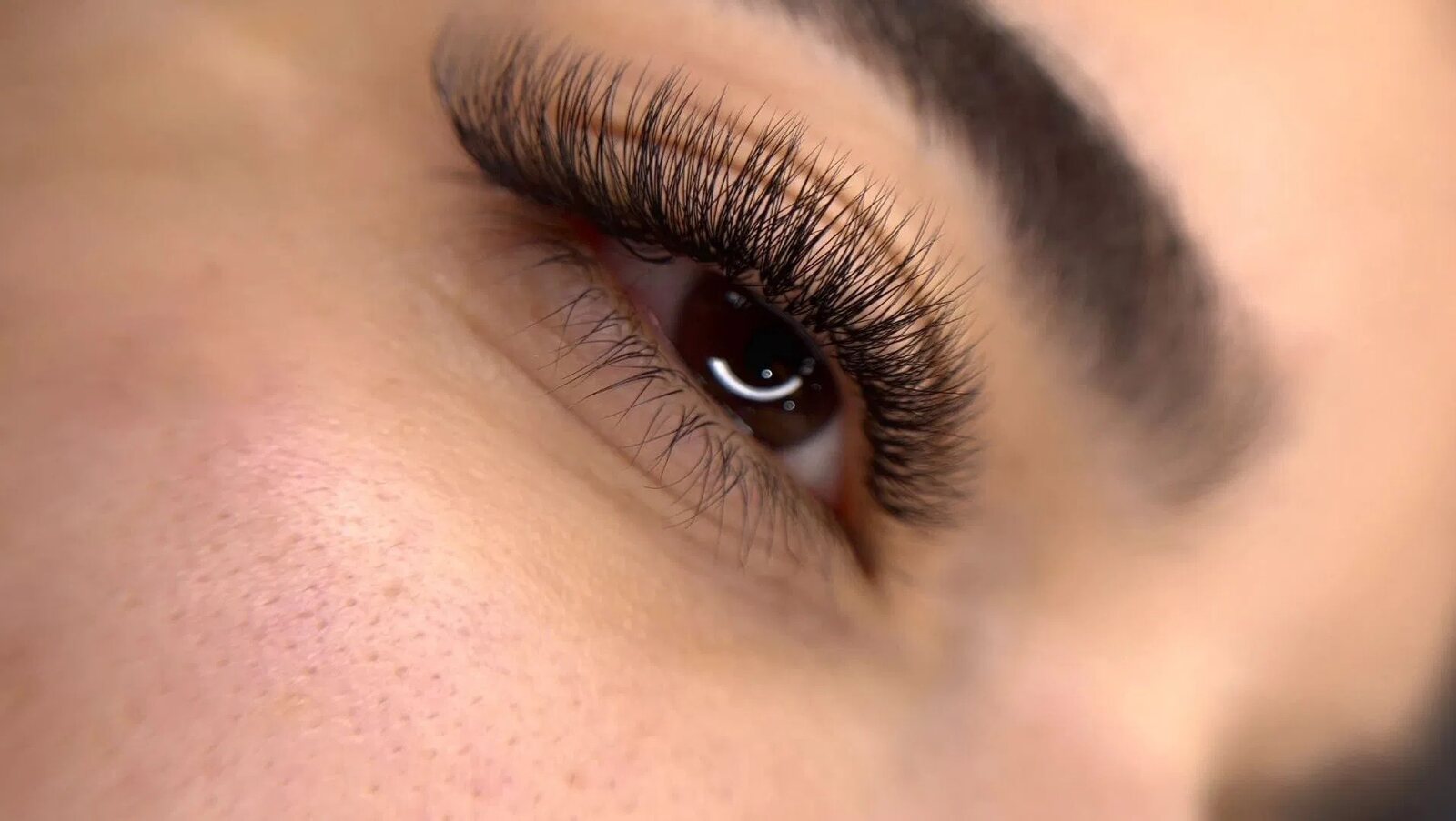 Eyelash extension detail at Hana Barbershop Nail Eyelash